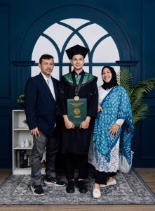Studio Foto Wisuda Bandung Terbaik