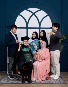 Foto Studio Wisuda Bandung Profesional