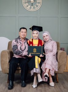 Studio Foto Wisuda Bandung Terpercaya